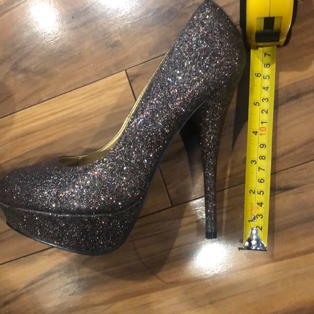 Madden Girl Sparkly Platform Pumps - Picture 6 of 6